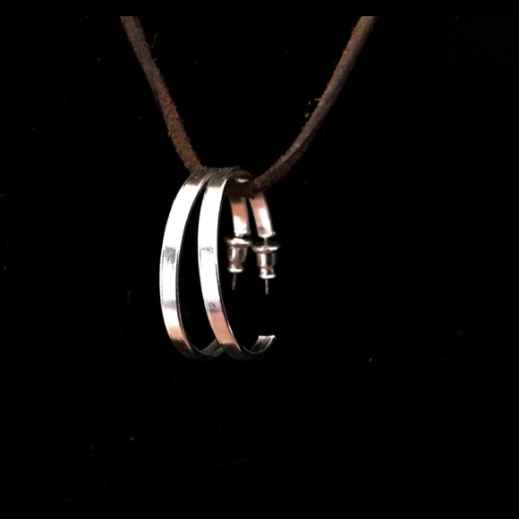 Silver hoops - Picture 2 of 3